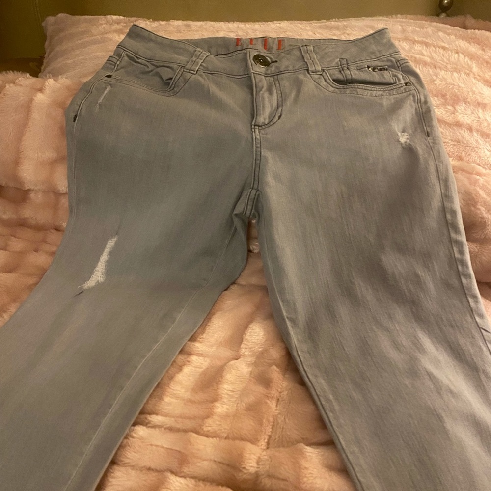 File light gray Capri - Picture 2 of 3